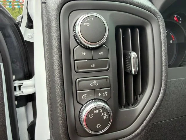 New 2026 Summit White GMC Pro image 29
