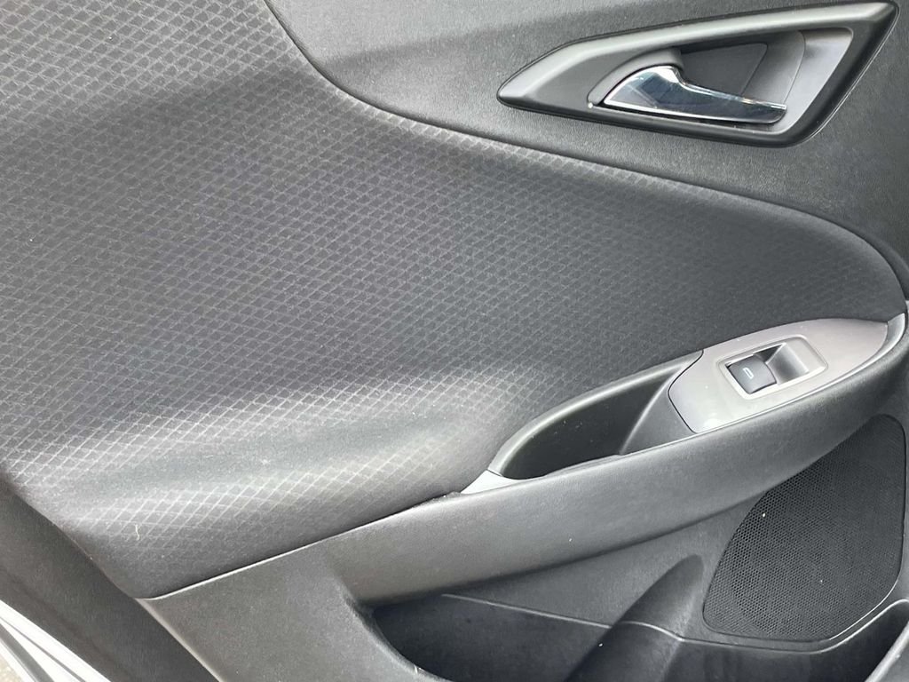Used 2024 White Chevrolet LT image 10