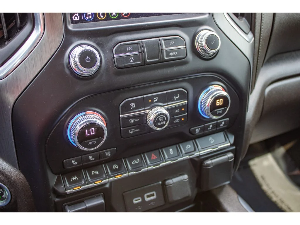 Used 2021 White Frost Tricoat GMC Denali image 50