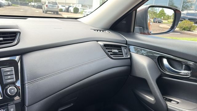 Used 2018 Orange Nissan SL image 22