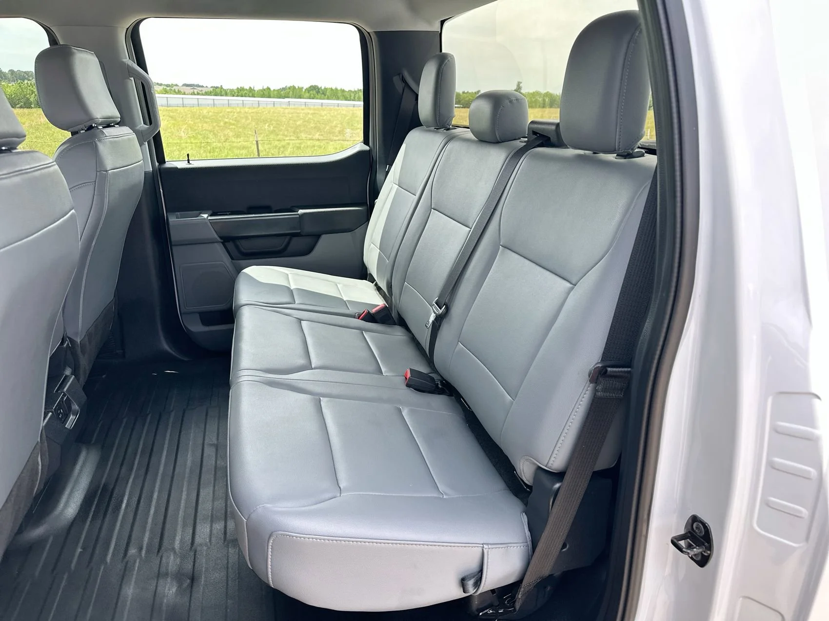 Used 2023 Oxford White Ford XL image 21