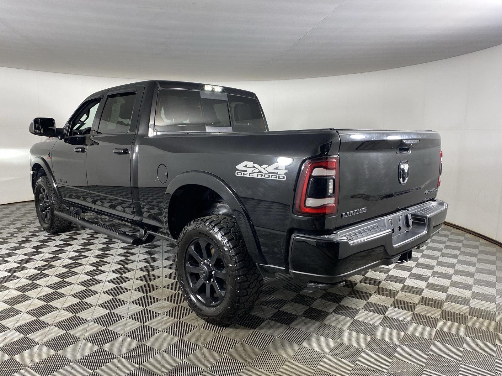 Used 2021 Diamond Black Crystal Pearlcoat Ram Laramie image 5