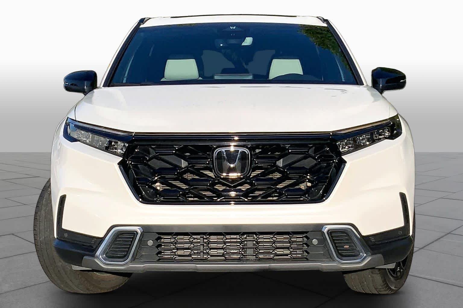 Used 2025 Platinum White Pearl Honda Sport Touring image 4