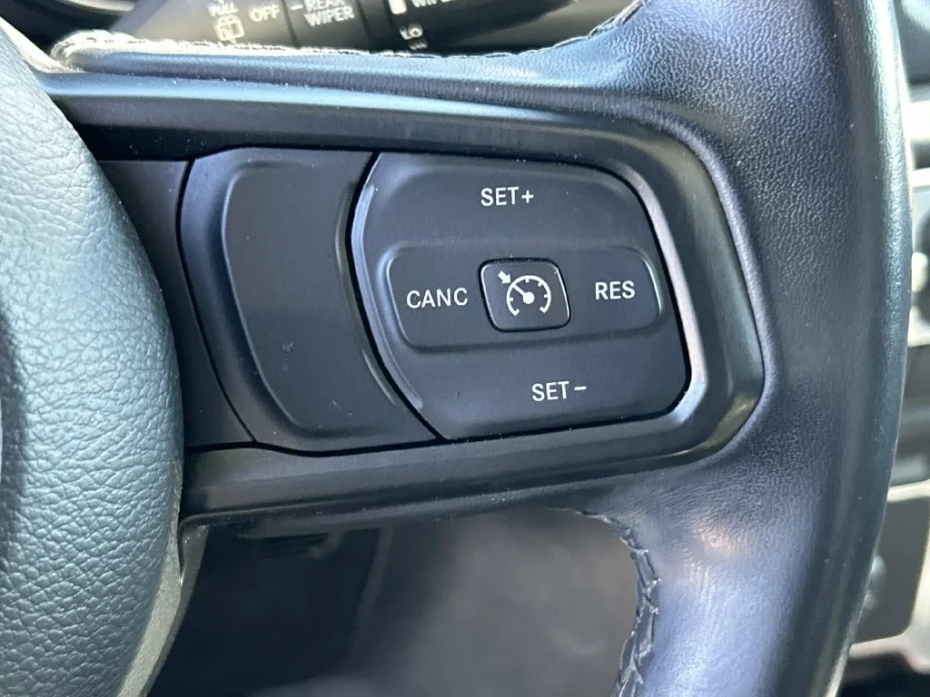 Used 2021 White Jeep Sport S image 41