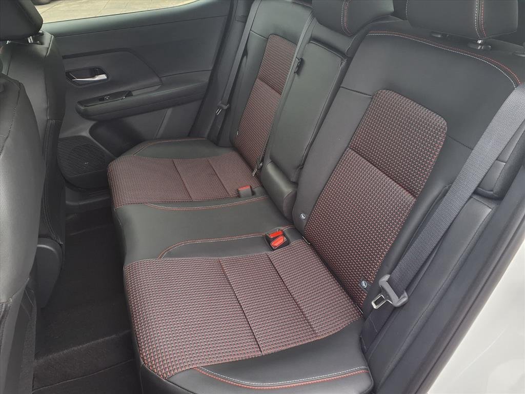 2026 Nissan KICKS SR - Photo 10
