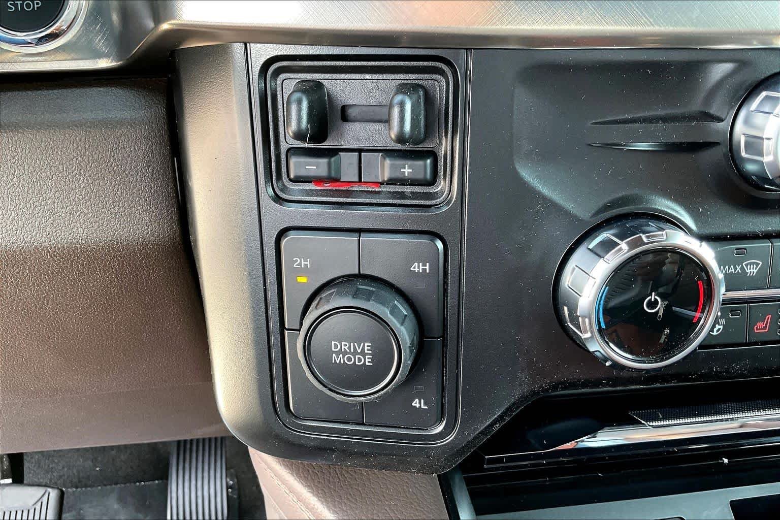New 2026 Oxford White/Marsh Gray Ford King Ranch image 16