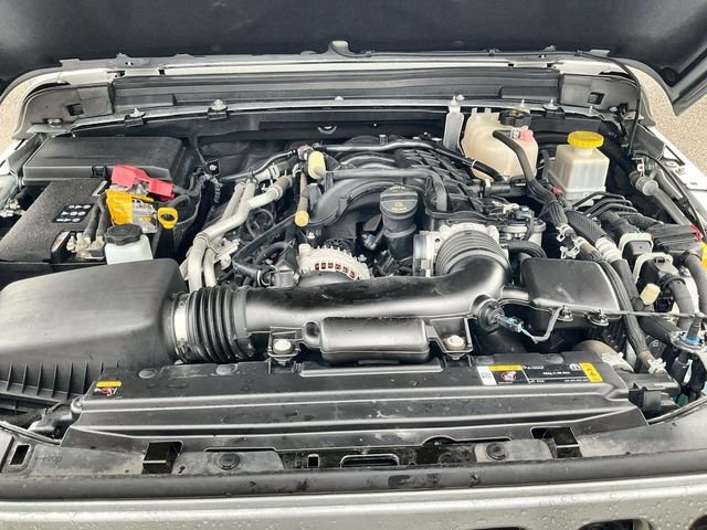 Used 2022 Silver Zynith Clearcoat Jeep Overland image 33