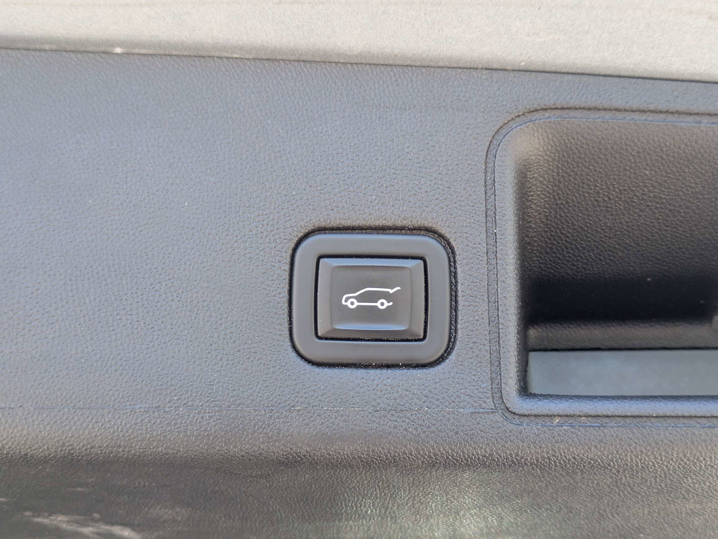 Used 2023 Sterling Metallic GMC AT4 image 14