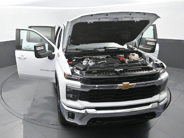 Used 2024 Summit White Chevrolet LT image 34