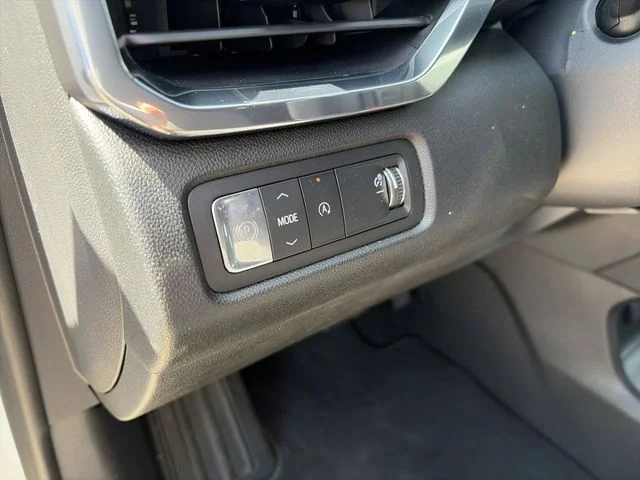 New 2026 White GMC Elevation image 15