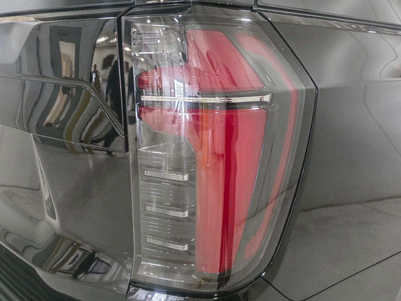 2025 Chevrolet Tahoe LS - Photo 15