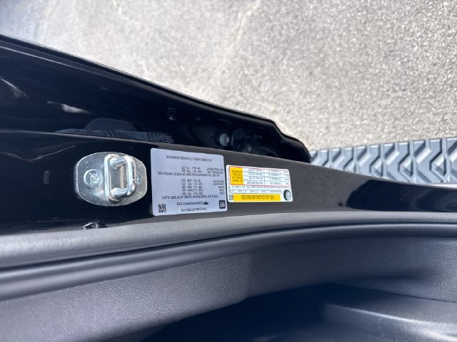 Used 2023 Black Chevrolet Z71 image 23