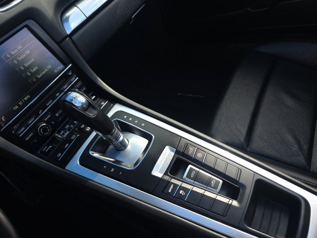 Used 2016 White Porsche  image 20