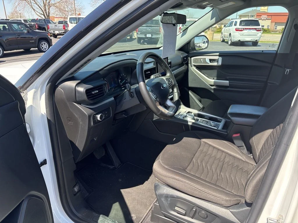 Used 2021 Oxford White Ford XLT image 10