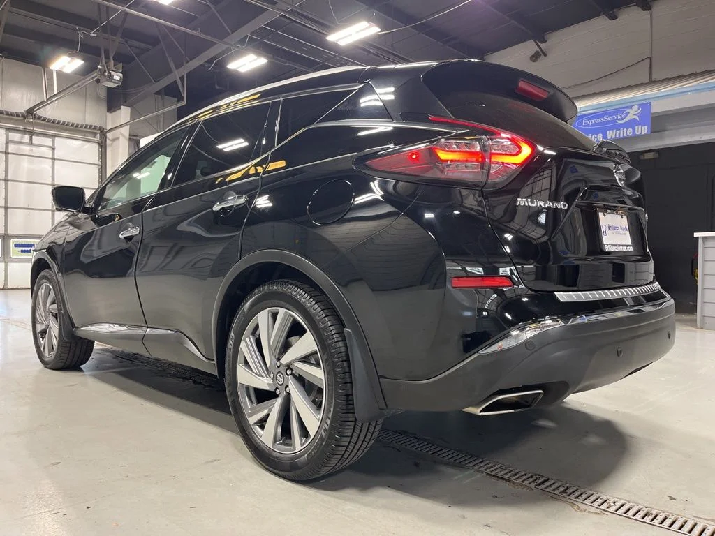 Used 2020 Super Black Metallic Nissan SL image 5