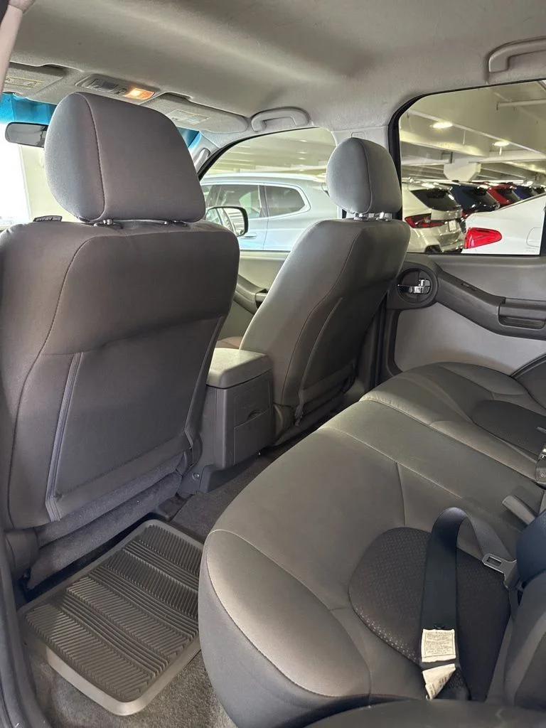 Used 2009 Silver Lightning Metallic Nissan X image 9