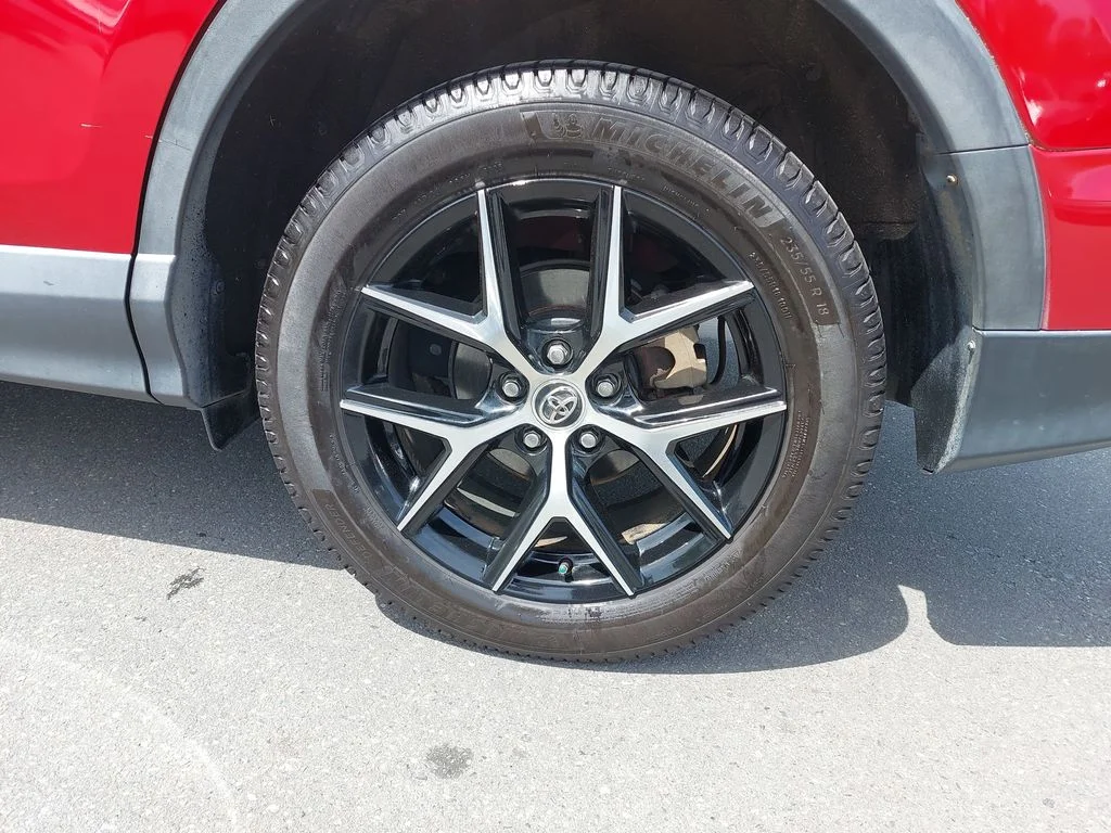 Used 2016 Red Toyota SE image 32