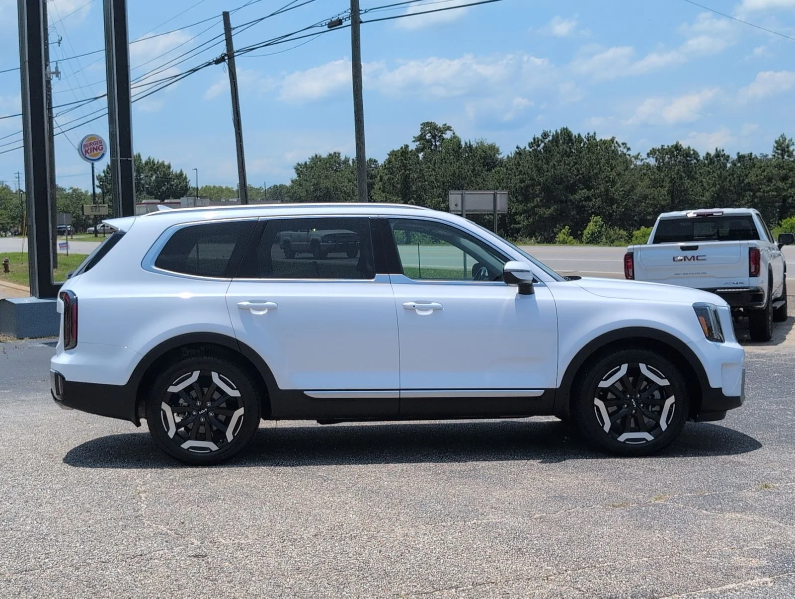 Used 2024 White Kia EX image 8