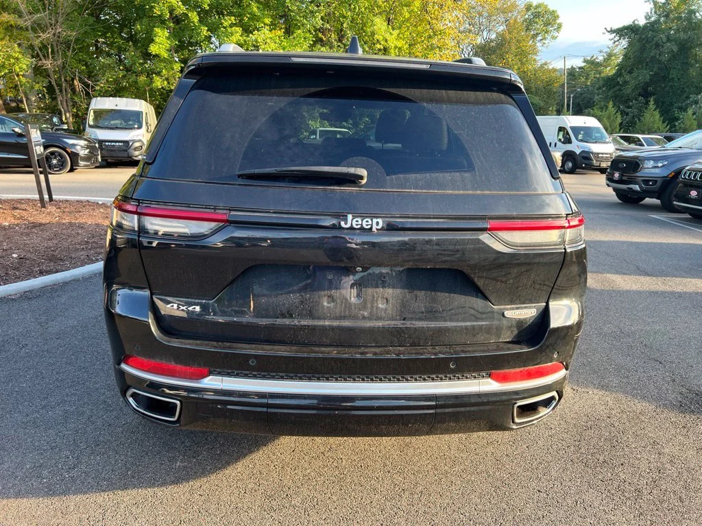 Used 2022 Black Jeep Summit Reserve image 6