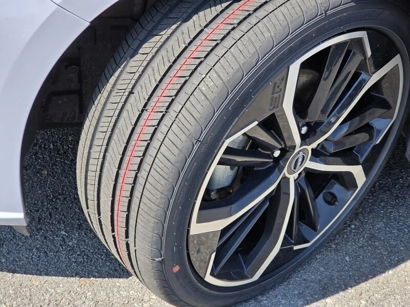 Used 2024 Pearl NISSAN 2.5 SR image 19