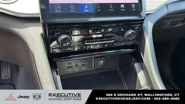 Used 2023 White Jeep Overland image 18