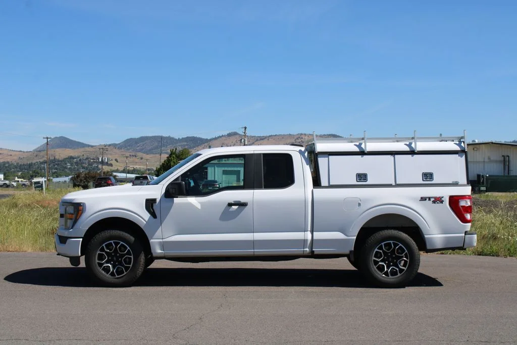 Used 2023 Oxford White Ford XL image 3