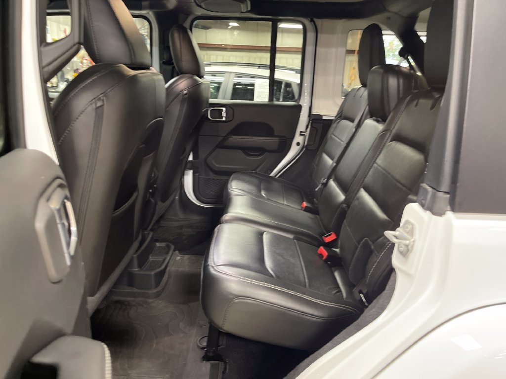 Used 2023 White Jeep Sahara image 25