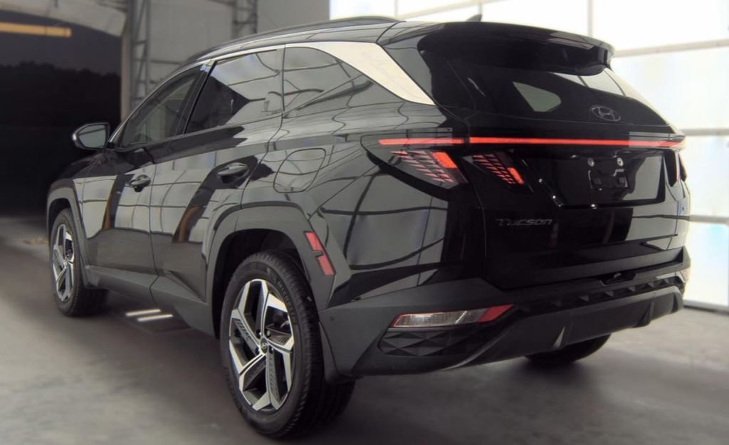 Used 2023 Black Hyundai Limited image 4