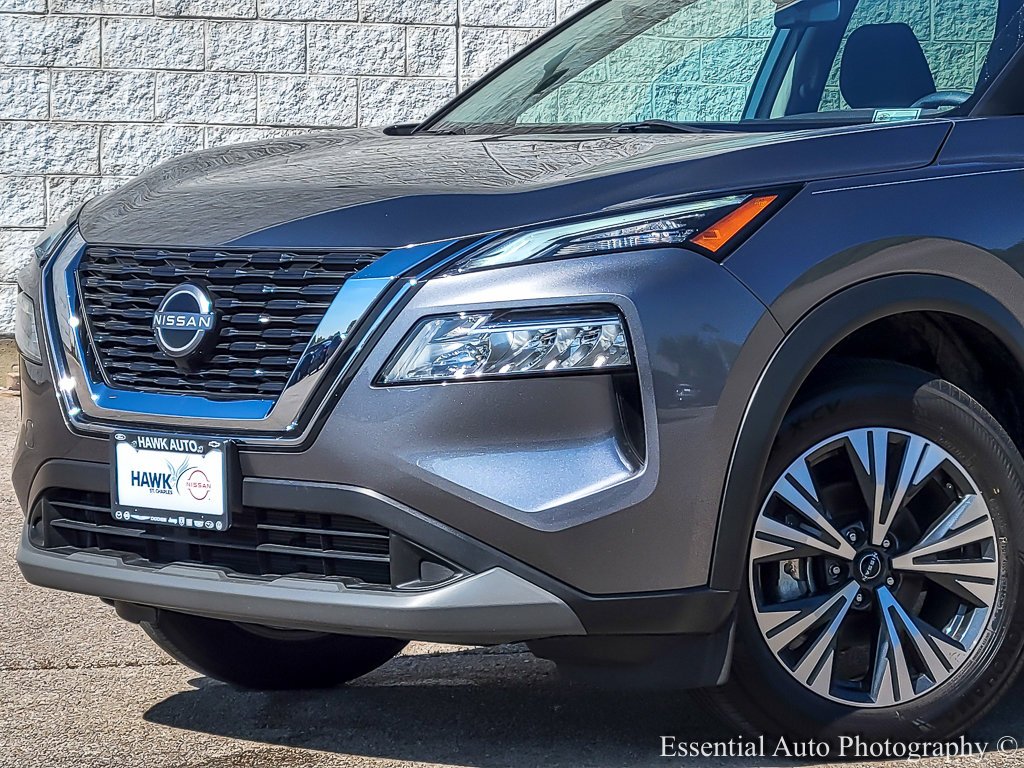 Used 2023 Gun Metallic Nissan SV image 2