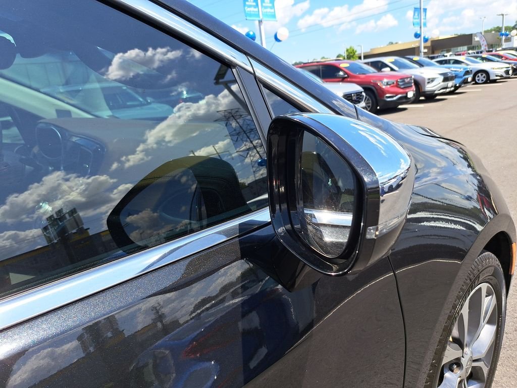 Used 2017 Black Chrysler Limited image 39
