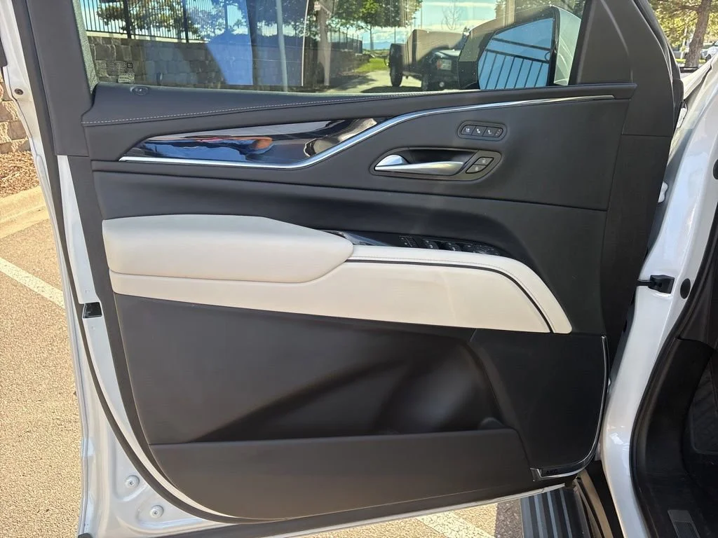 Certified Used 2023 Crystal White Tricoat Cadillac Sport image 9