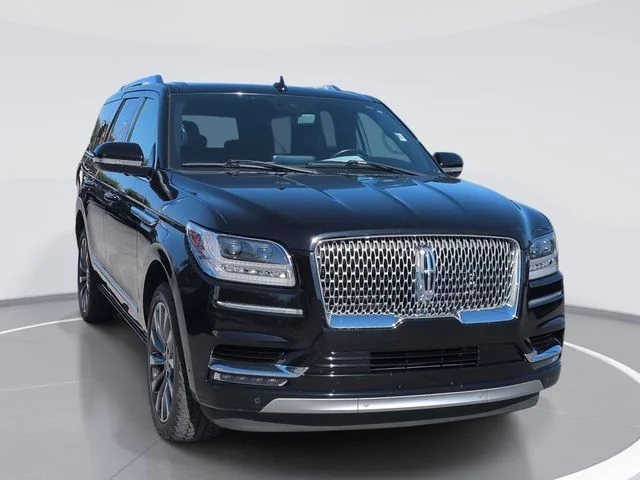 Used 2021 Black Lincoln Reserve image 1