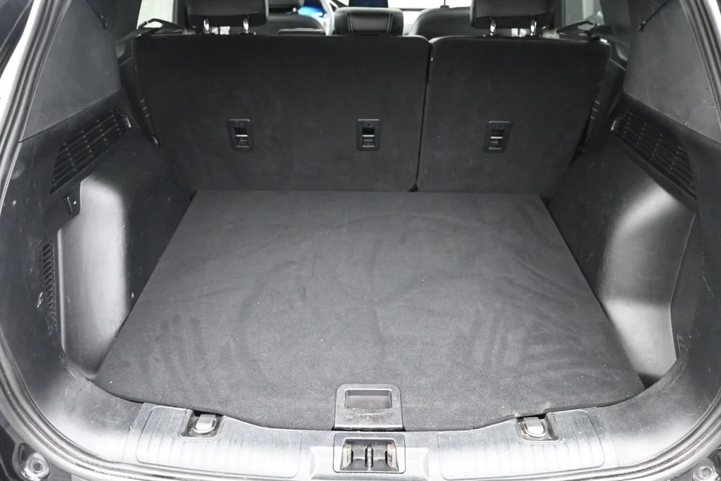 Used 2021 Black Ford SEL image 11