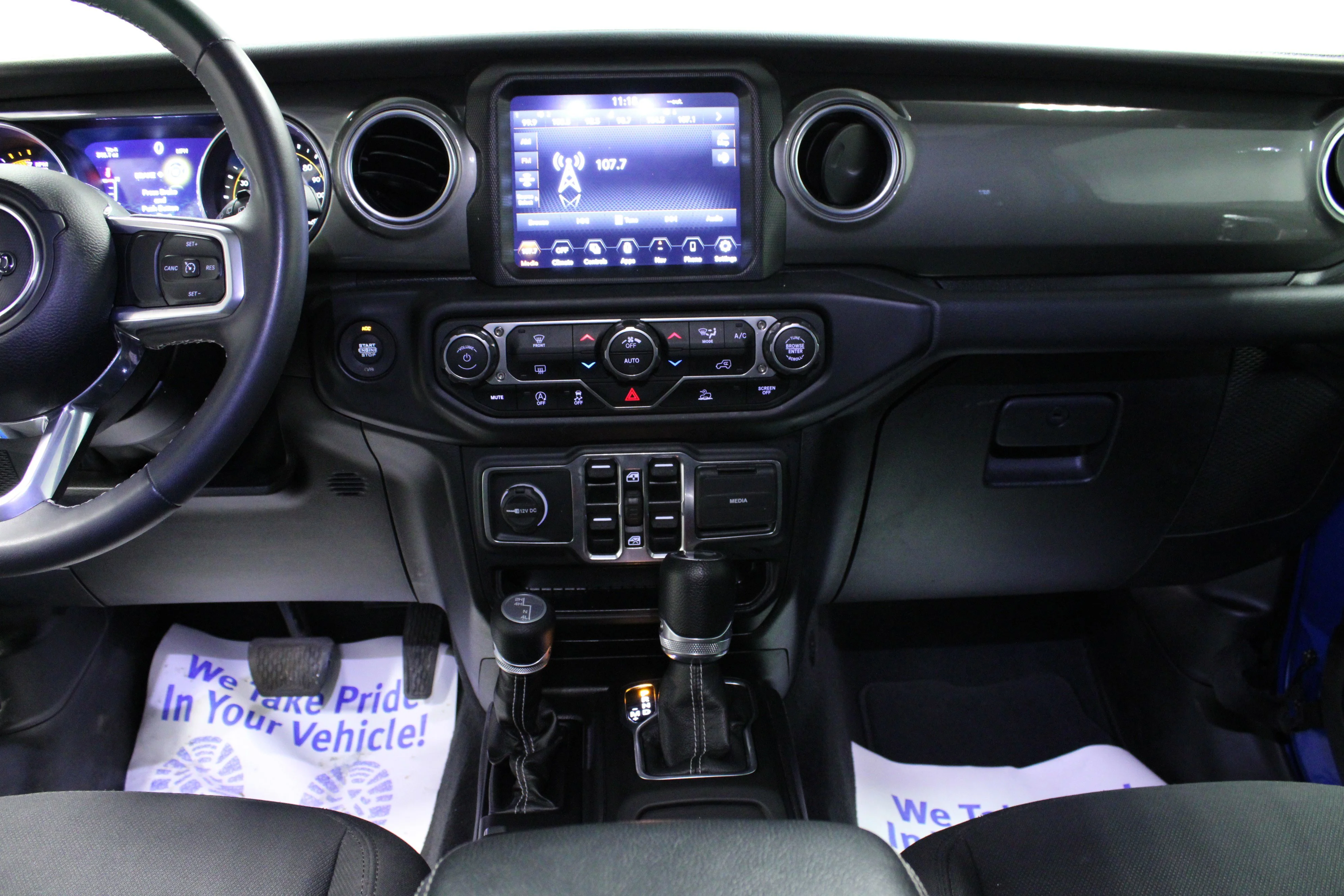 Used 2023 Hydro Blue Pearlcoat Jeep Sahara image 18