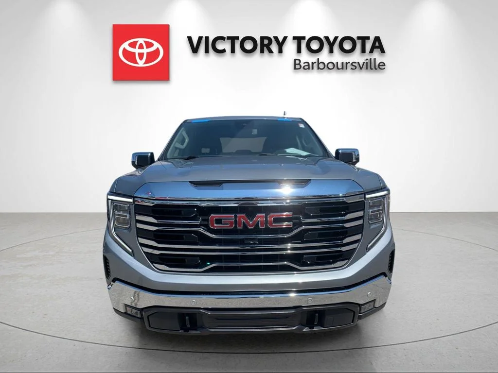 Used 2024 Silver GMC SLT image 5