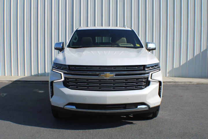 Used 2023 IRIDESCENT PEARL TRICOAT Chevrolet Premier image 22