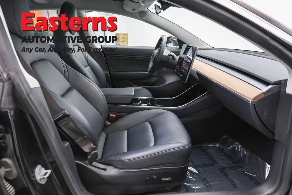 Used 2018 Black Tesla Long Range image 18