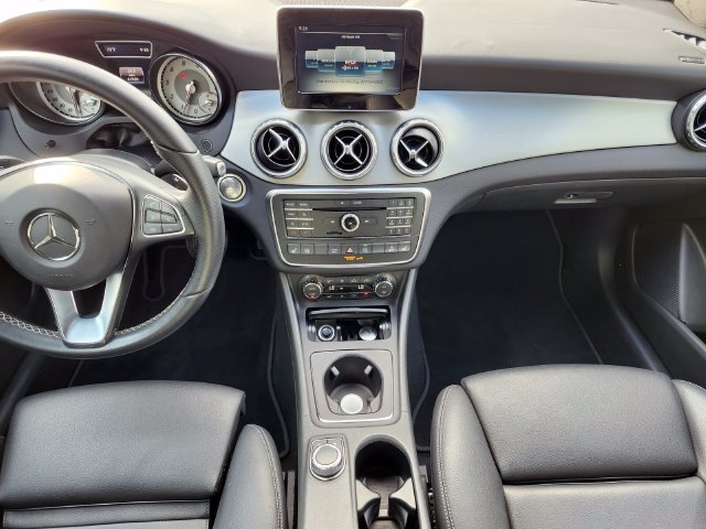 Used 2017 Silver Mercedes-Benz GLA 250 image 15