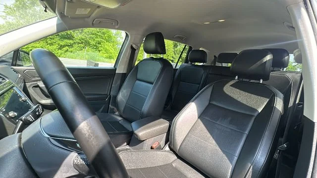Used 2018 Gray Volkswagen 2.0T SE image 19
