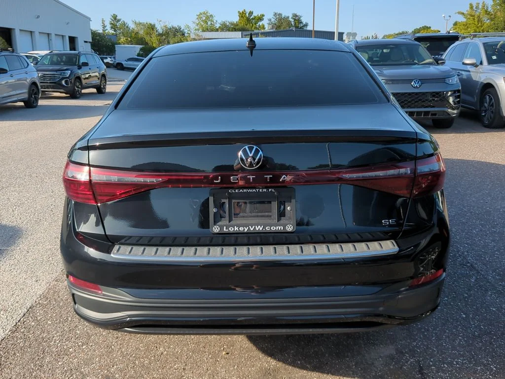 Used 2025 Black Volkswagen 1.5T SE image 4
