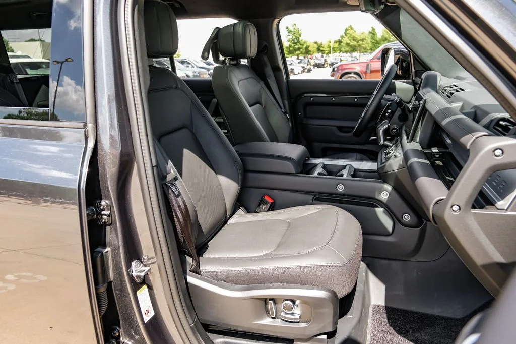 2025 Land Rover Defender V8 - Photo 42