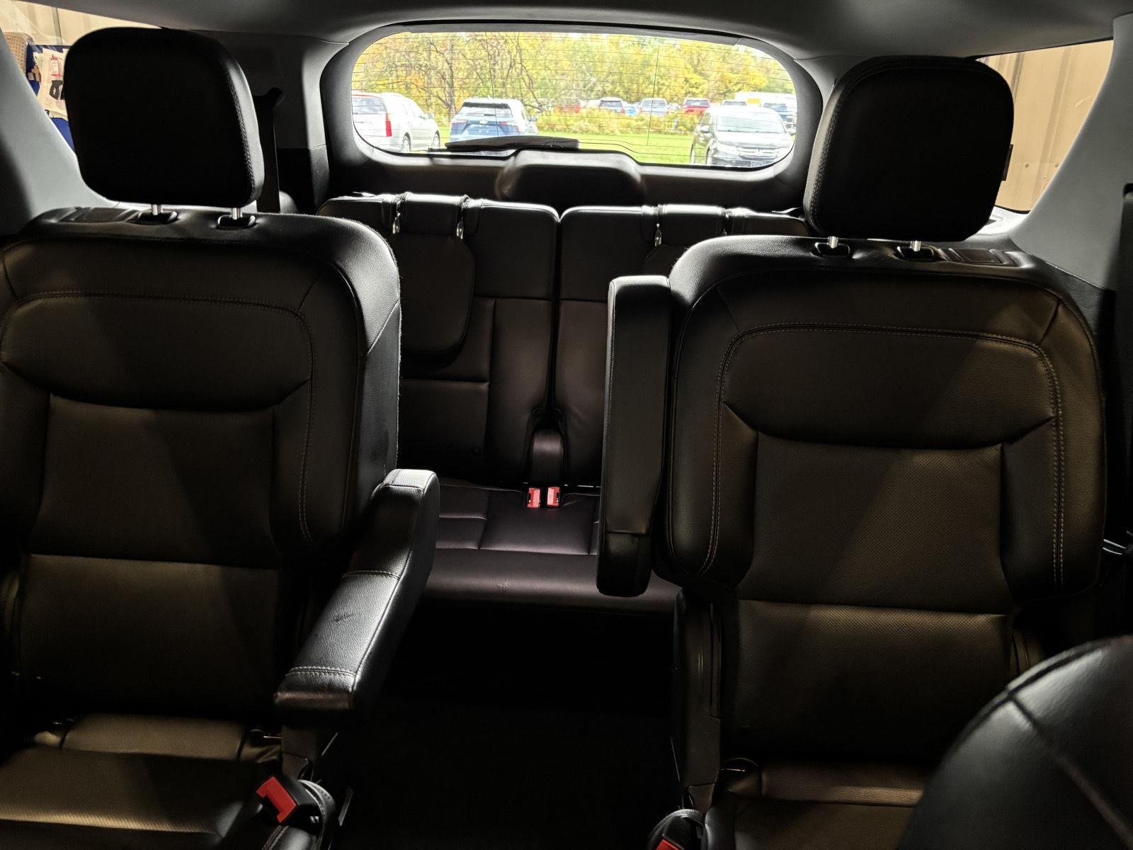 Used 2022 Jewel Red Ford Limited image 20