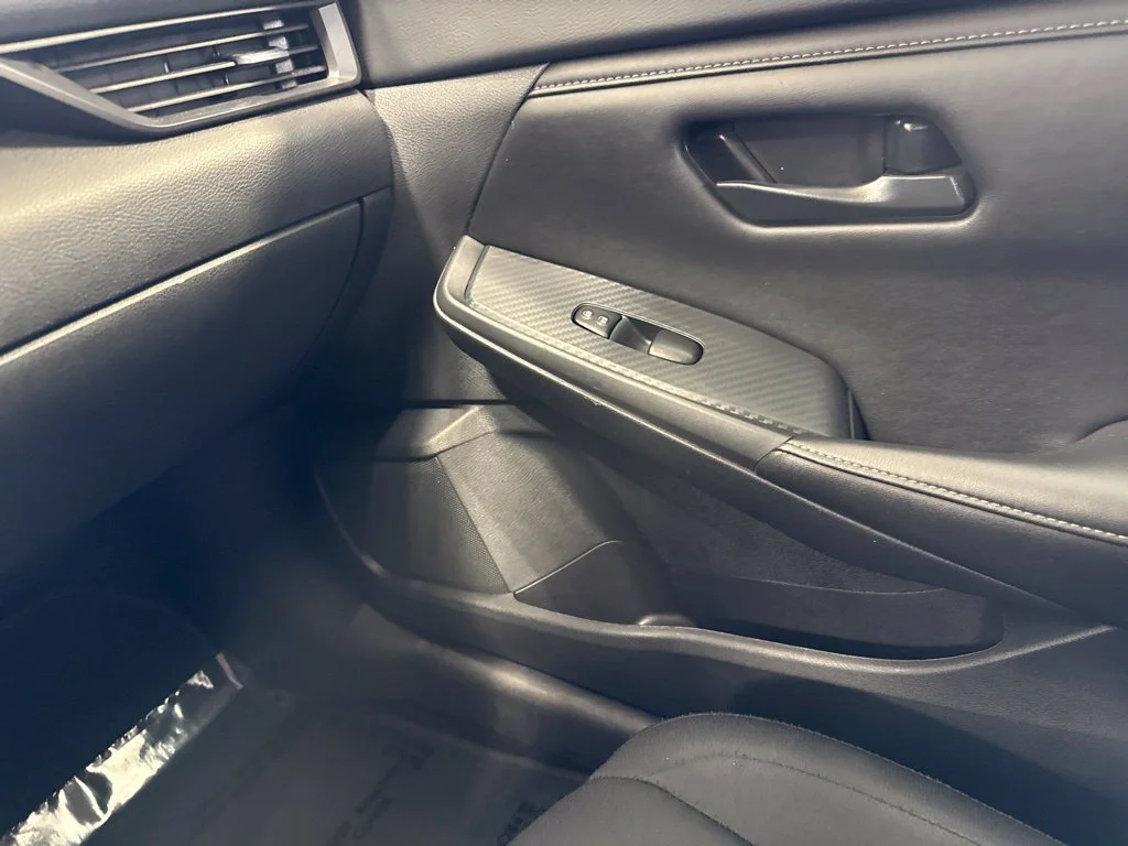 Used 2025 White Nissan S image 29