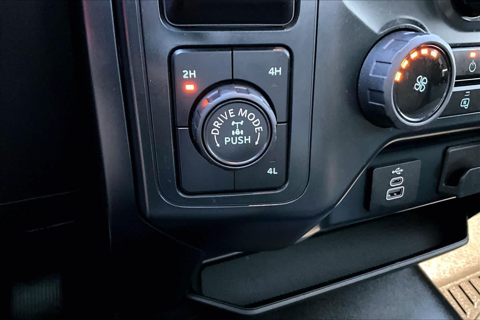 Used 2025 Blue Ford XL image 29