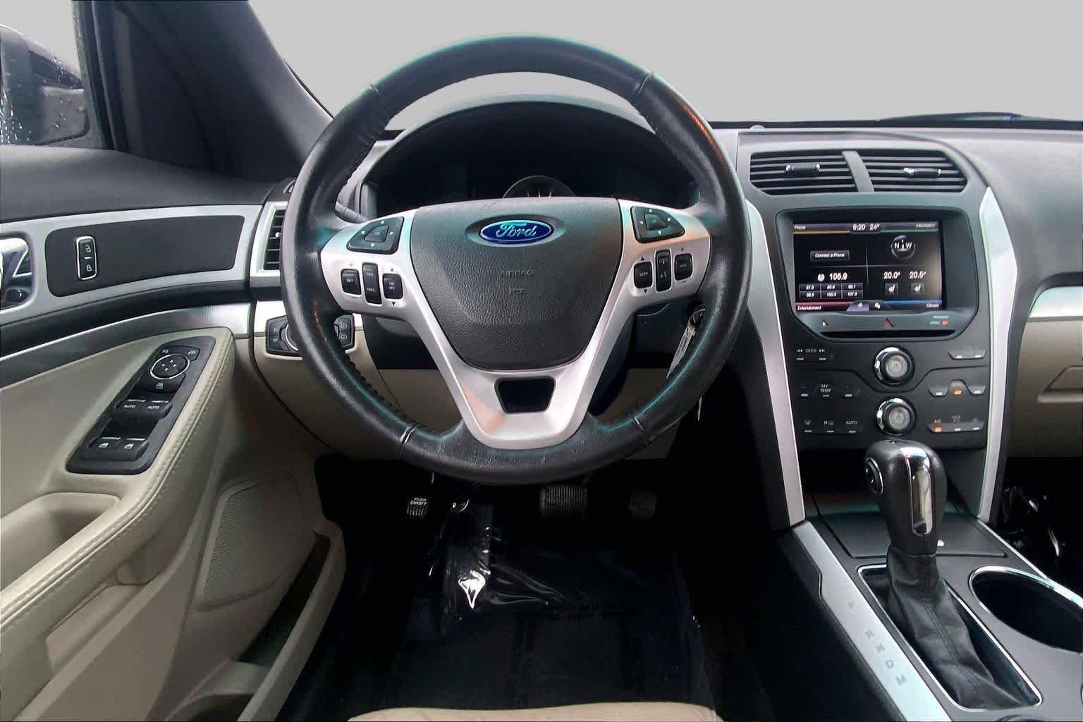 Used 2012 White Platinum Metallic Tri-coat Ford XLT image 5