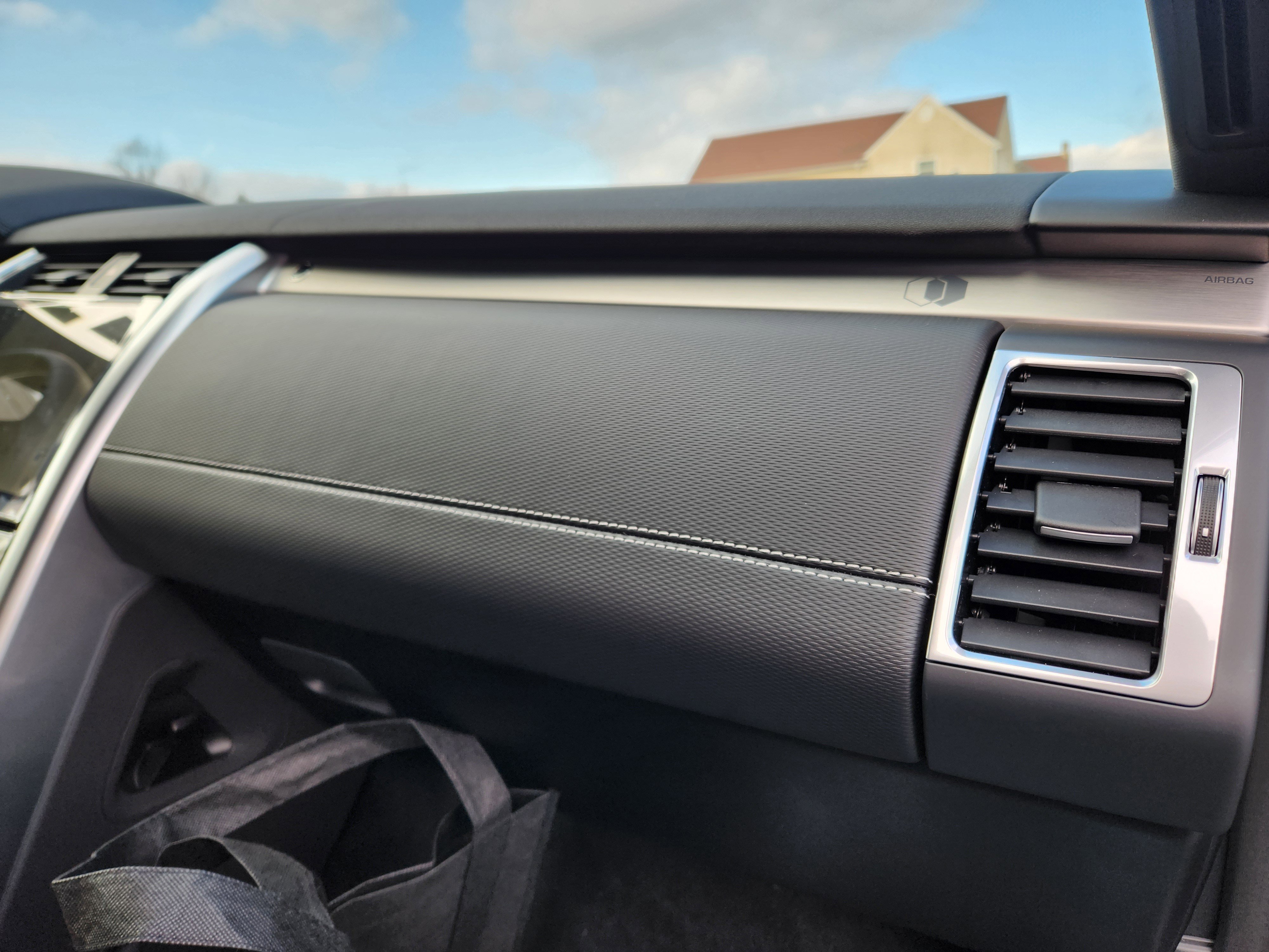 2026 Land Rover Discovery Gemini Edition - Photo 13