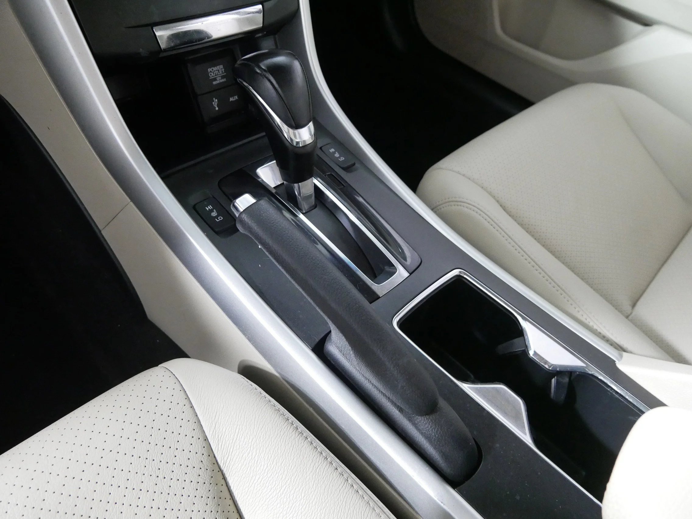 Used 2014 White Orchid Pearl Honda EX-L image 24