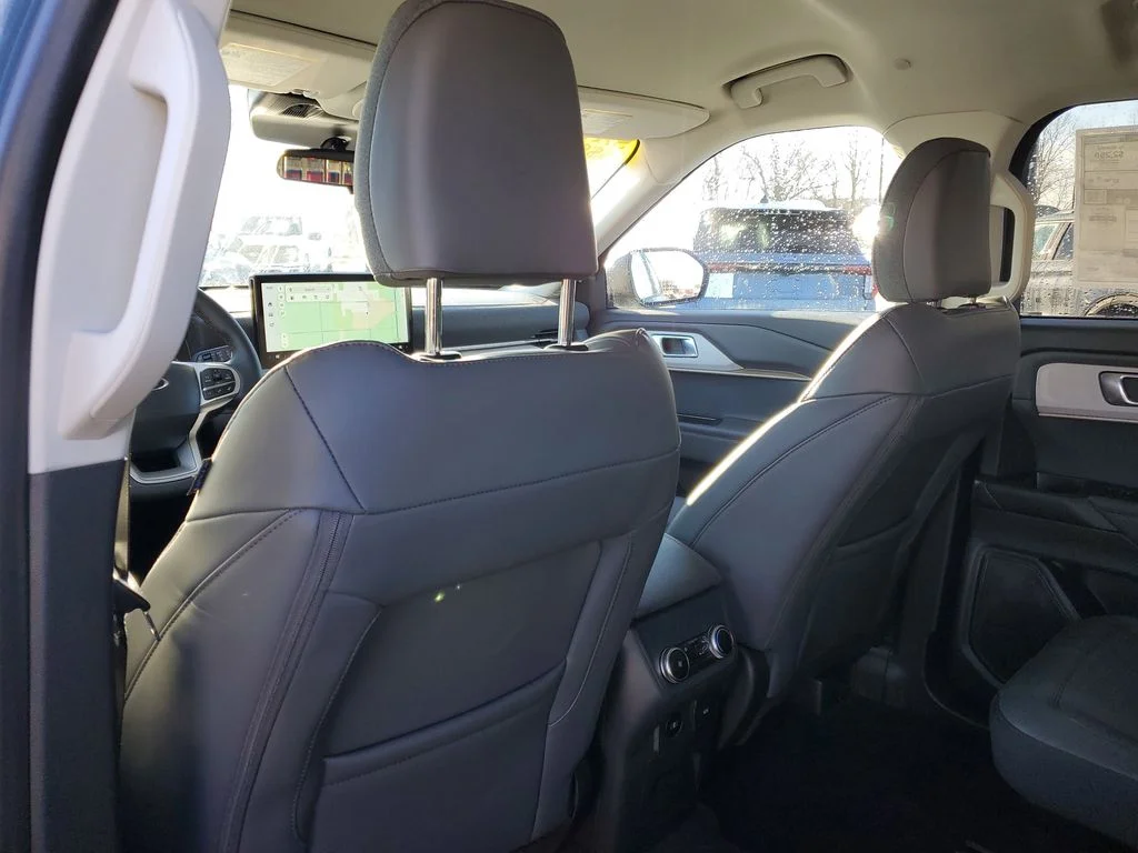 Used 2026 Vapor Blue Metallic Ford Active image 25