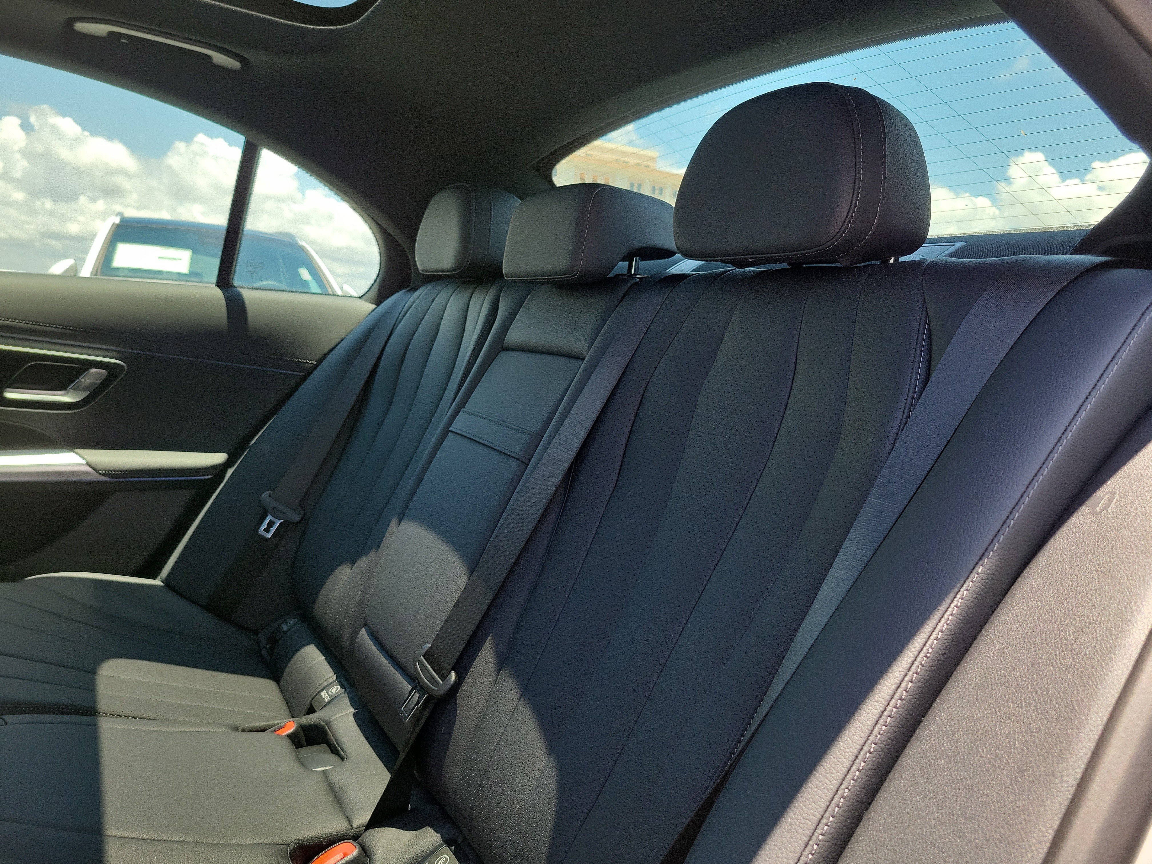 New 2026 Polar White Mercedes-Benz E 350 image 35