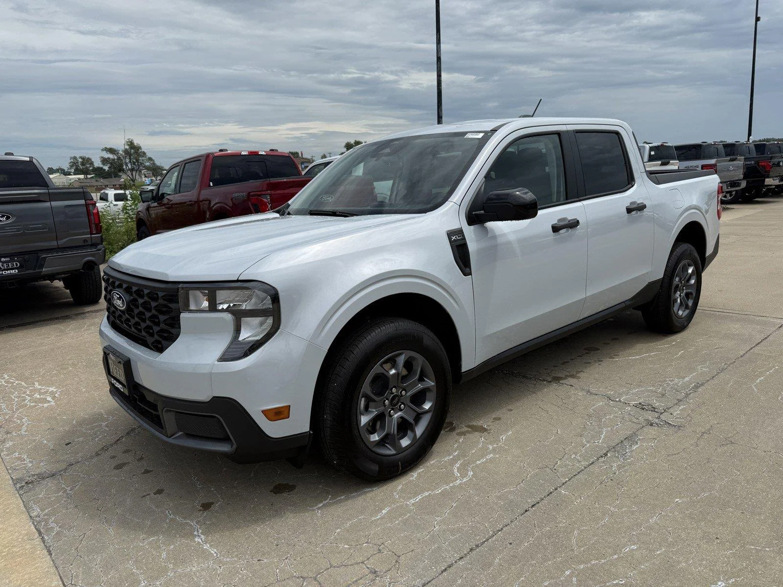 New 2026 Space White Metallic Ford XLT image 4